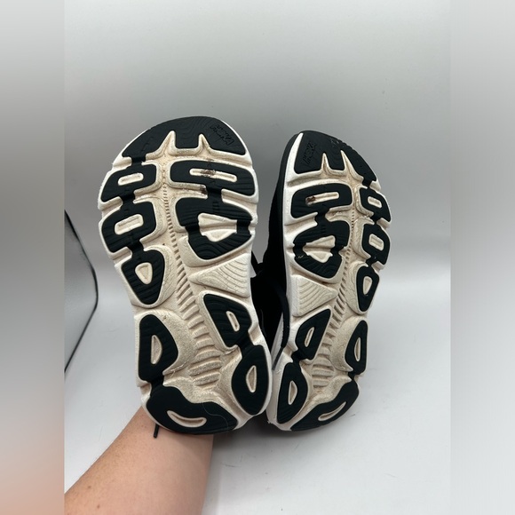 Hoka One Gaviota 5 Women’s Size 6B. black/white 1134235 Running Shoes - Picture 8 of 10